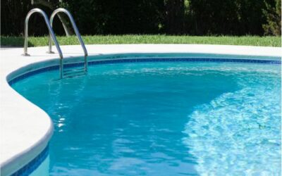 How to renovate the crown of your pool using pressurised water