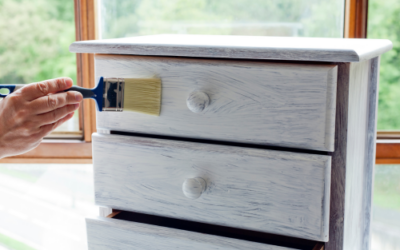 Painting furniture: transform your old pieces with colour and creativity