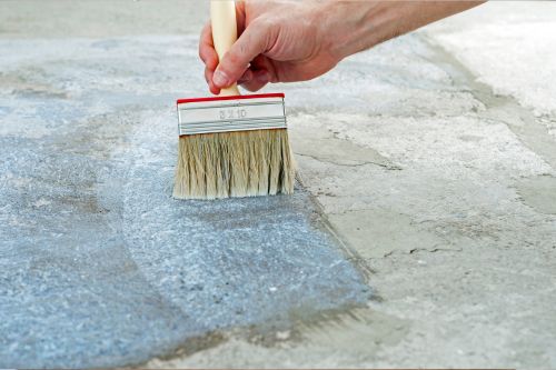 Pintura para suelos exteriores: qué tipo usar y cómo aplicarla correctamente